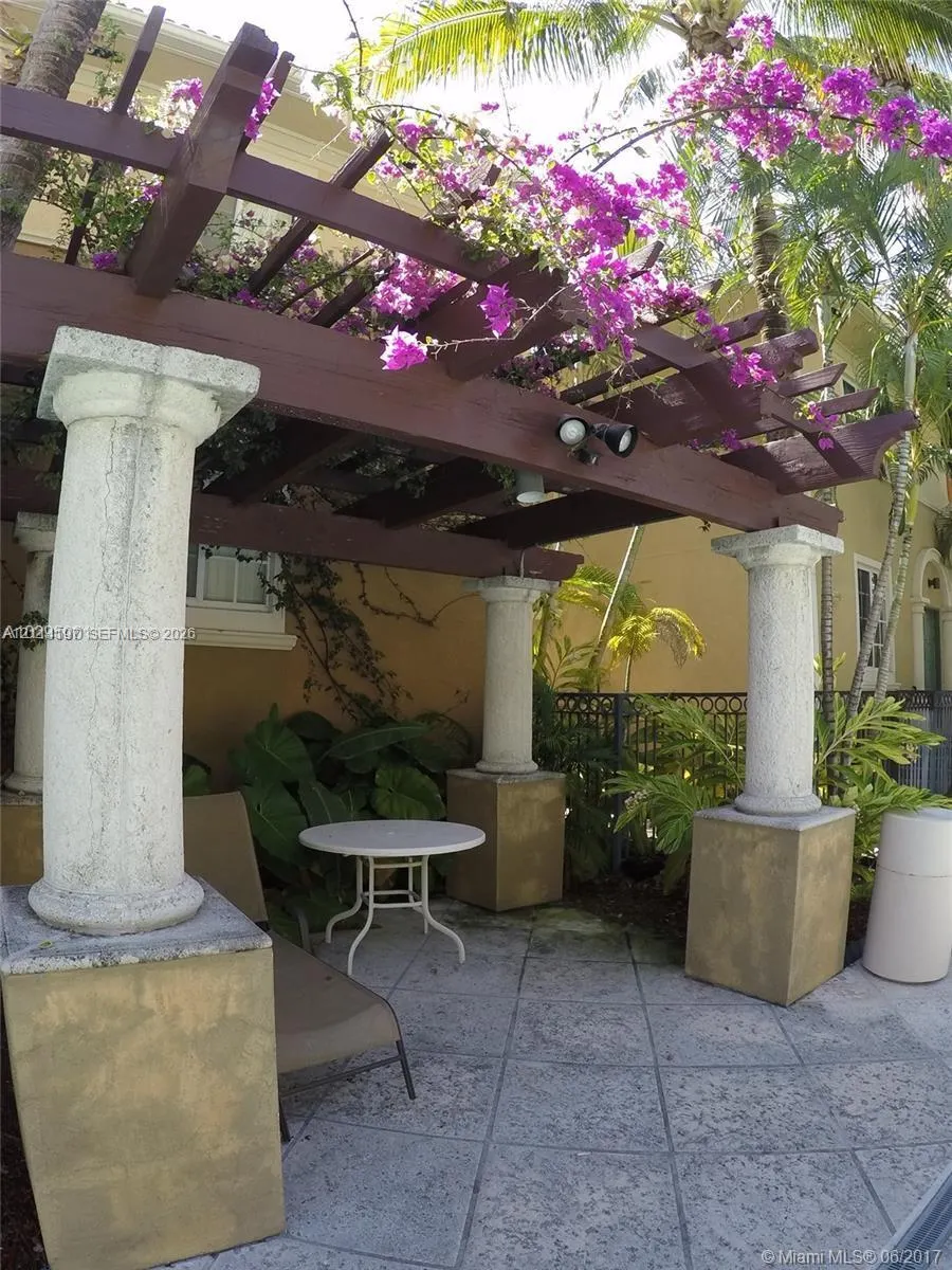 2821 NE 185th Street #401