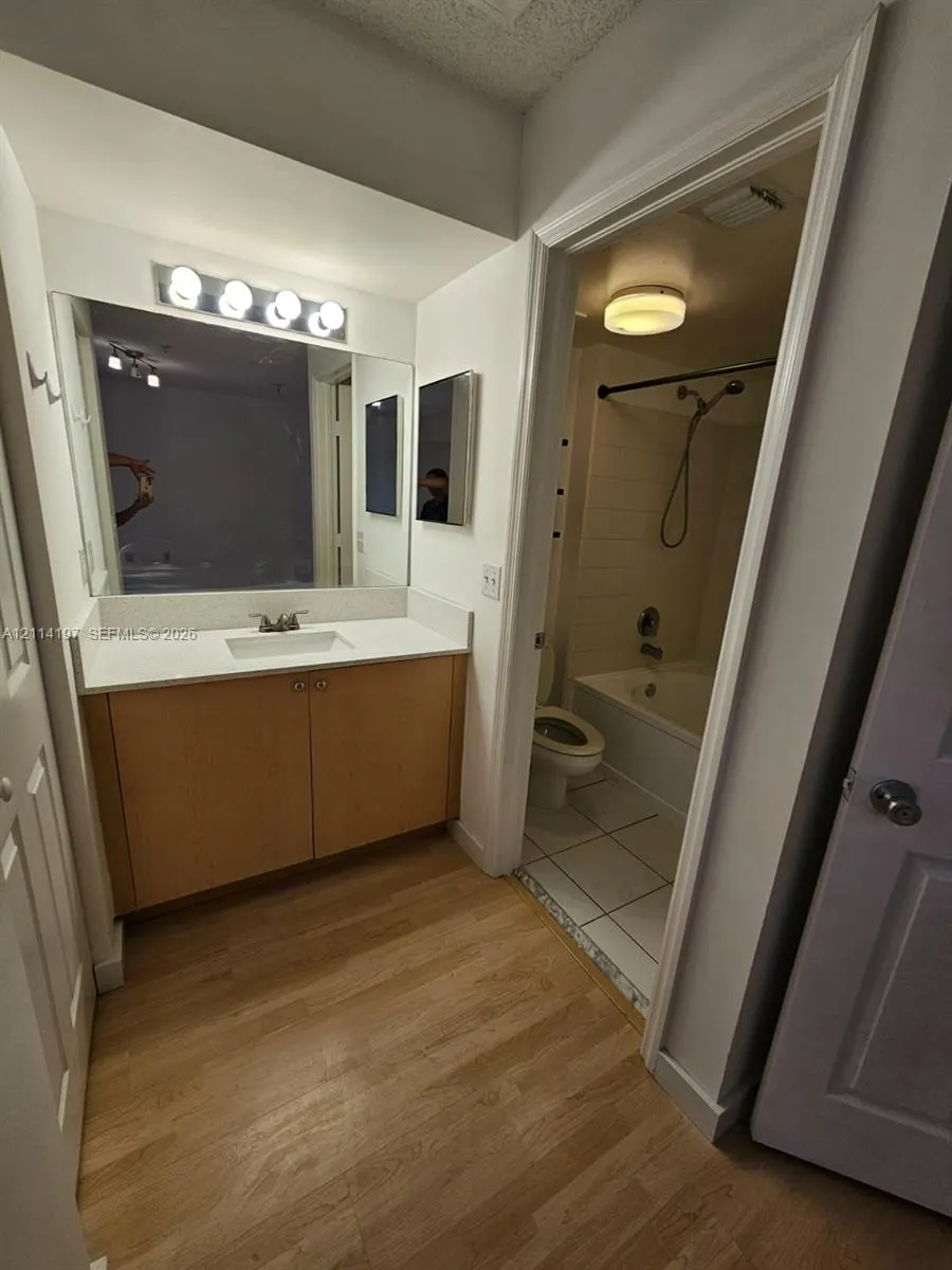 2821 NE 185th Street #401