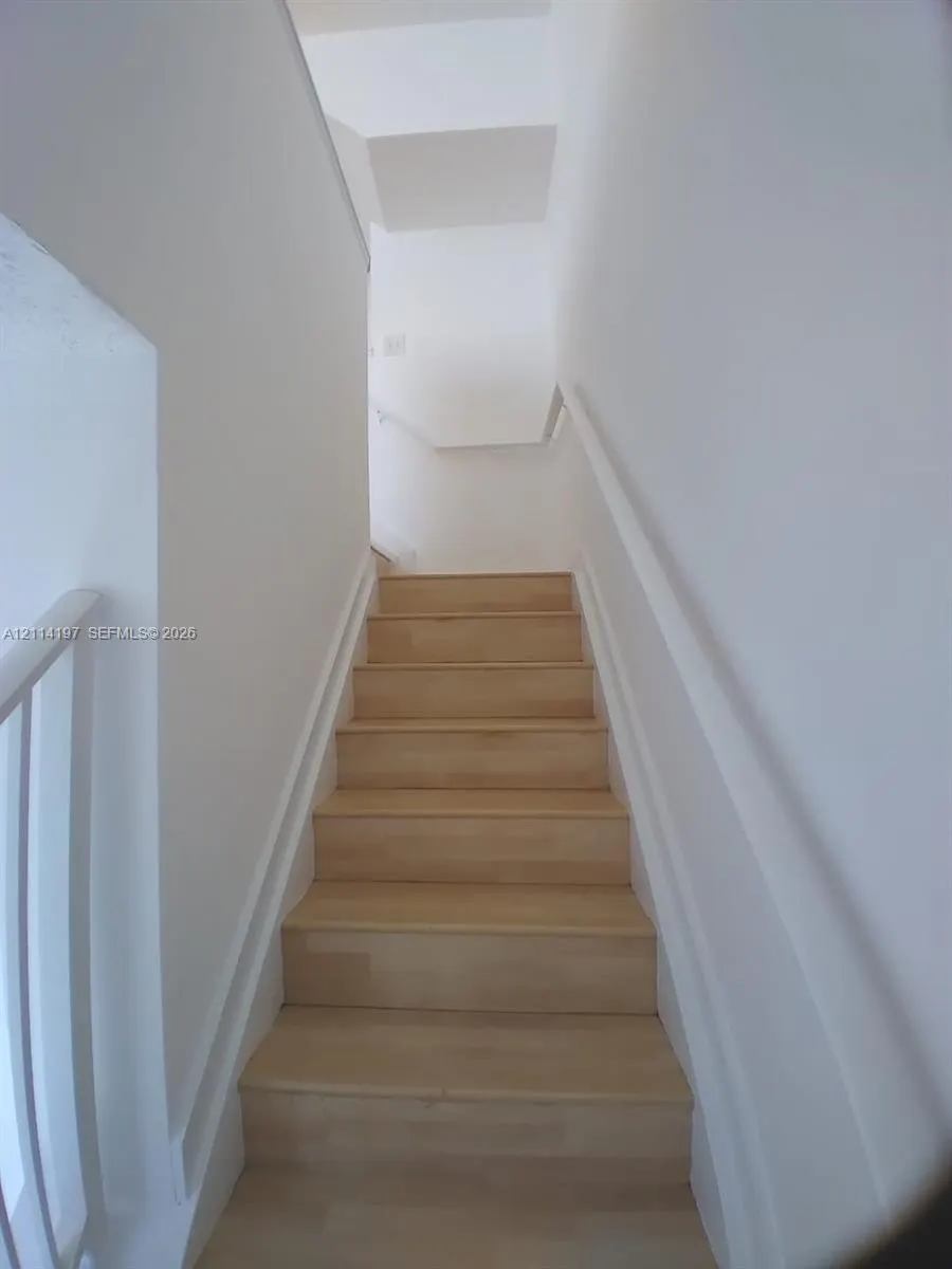 2821 NE 185th Street #401