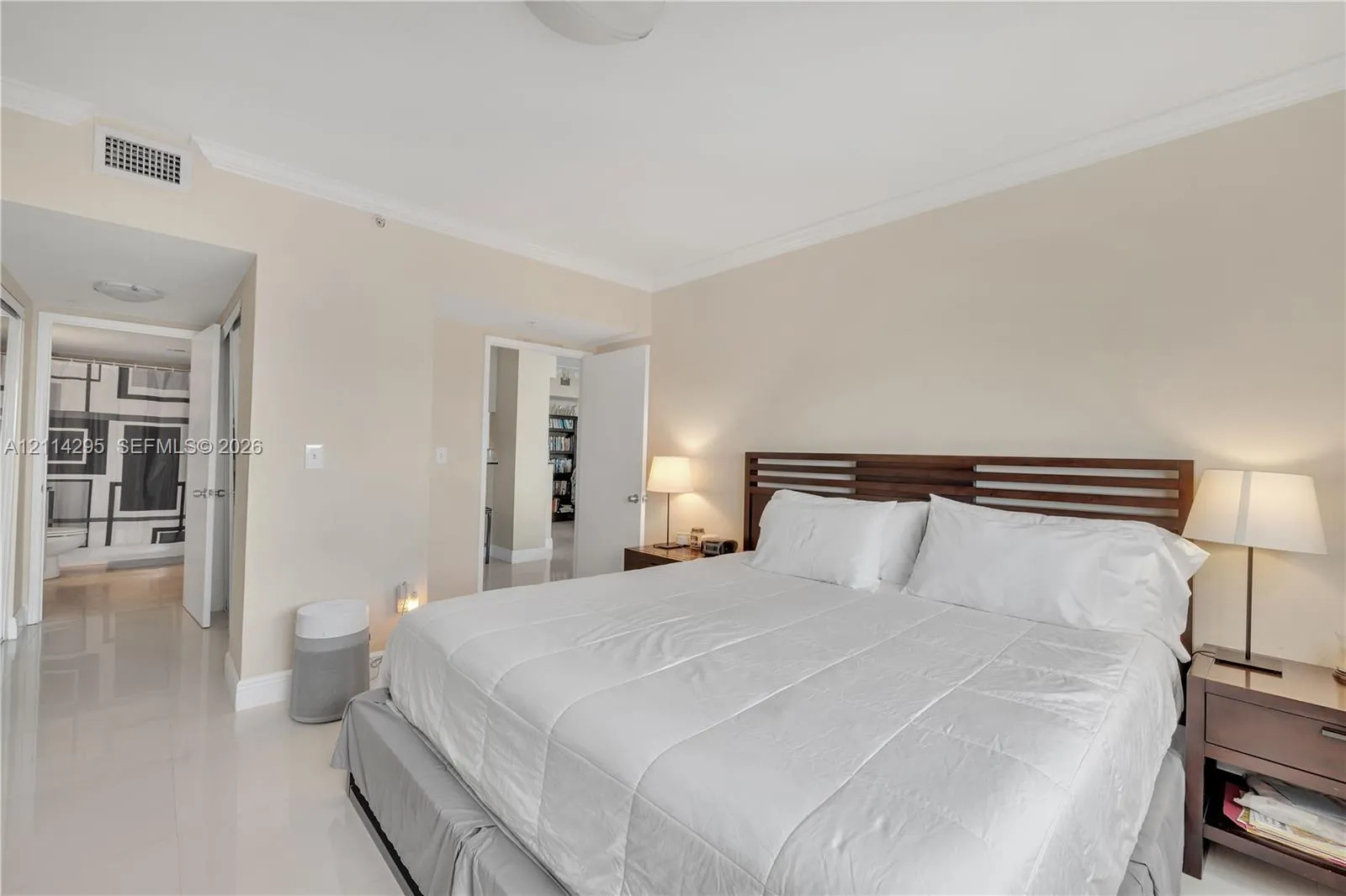 1625 Kennedy Causeway #1204B