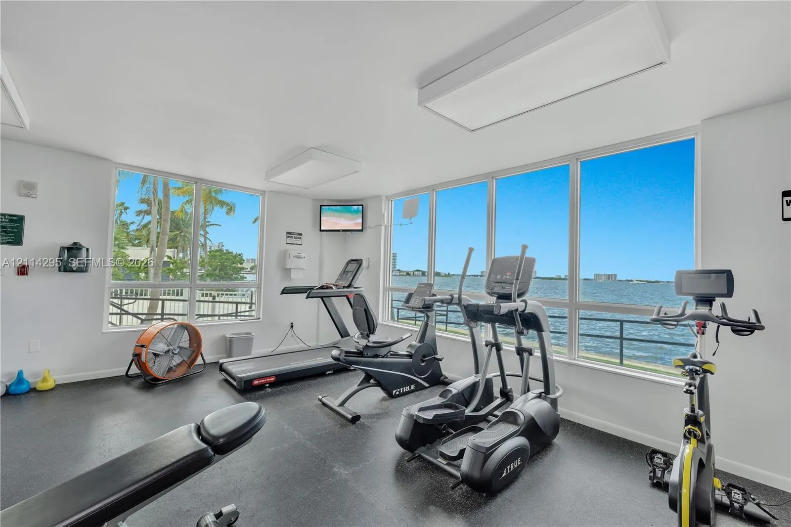 1625 Kennedy Causeway #1204B