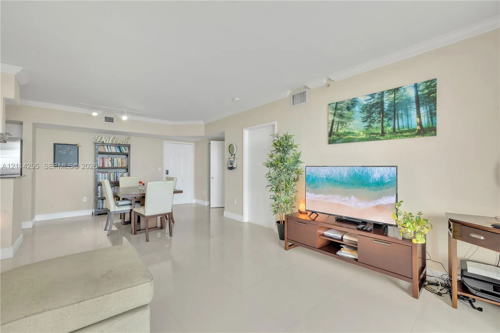 1625 Kennedy Causeway #1204B