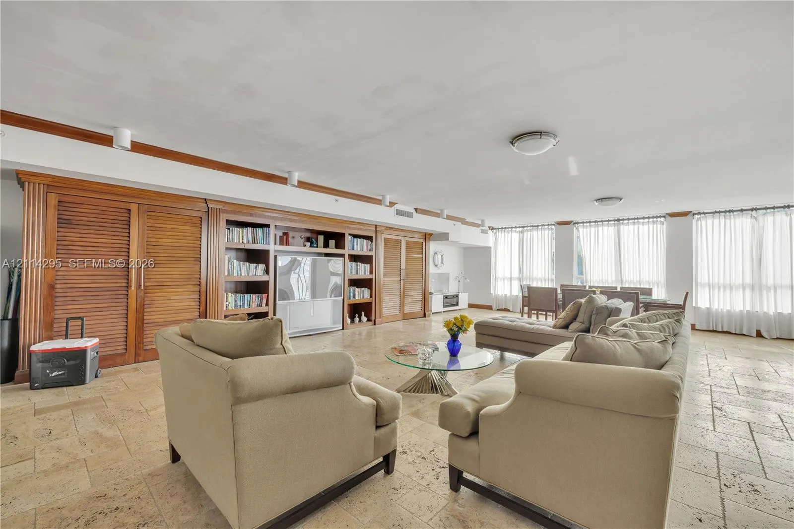 1625 Kennedy Causeway #1204B