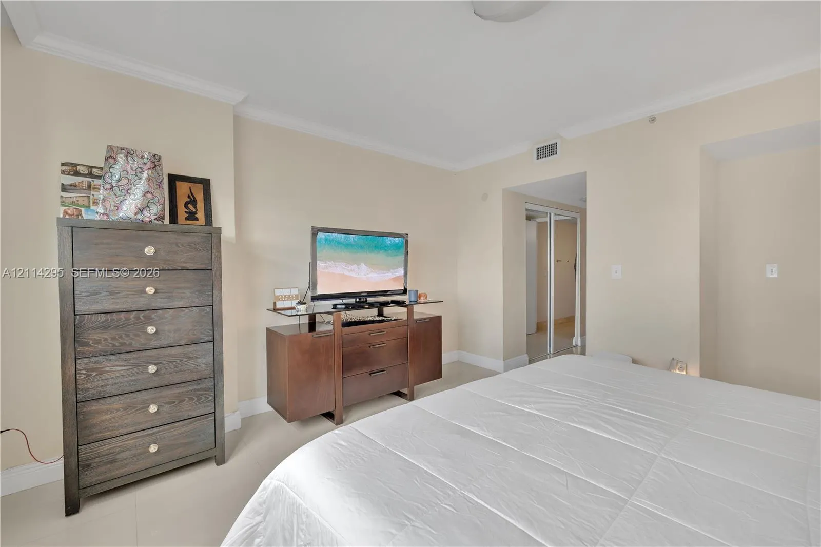 1625 Kennedy Causeway #1204B