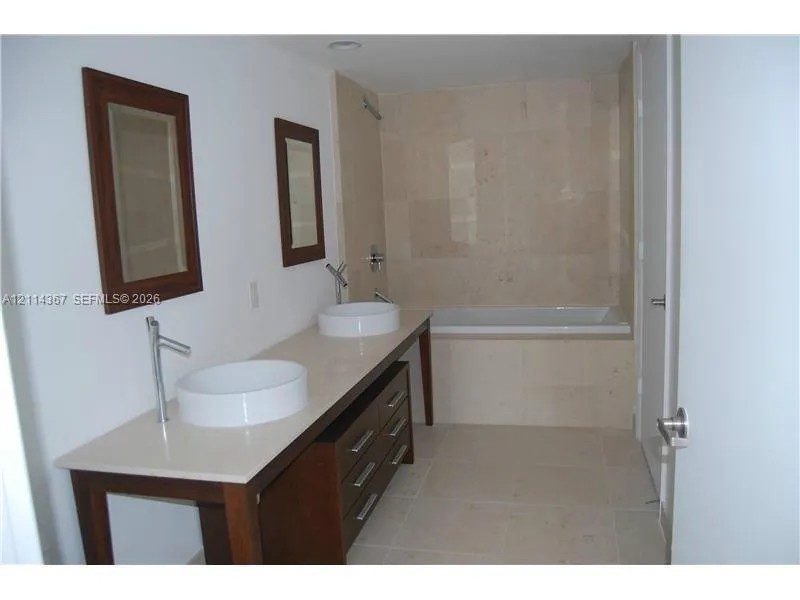 475 Brickell Avenue #612