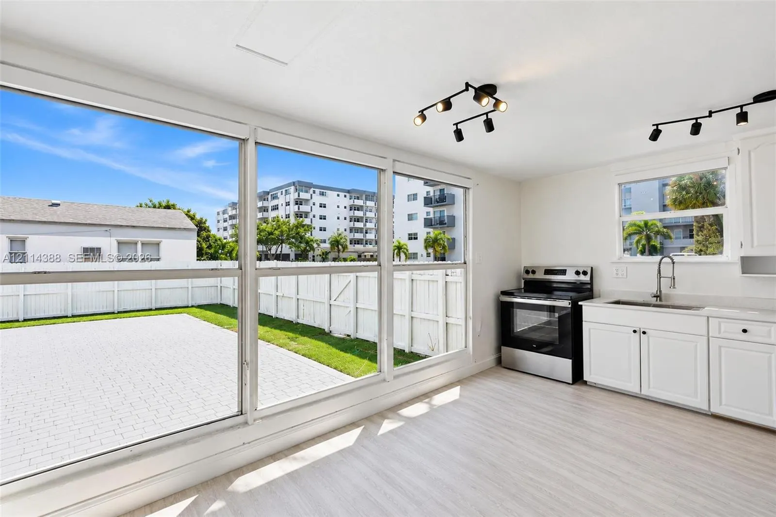699 S Federal Highway #1