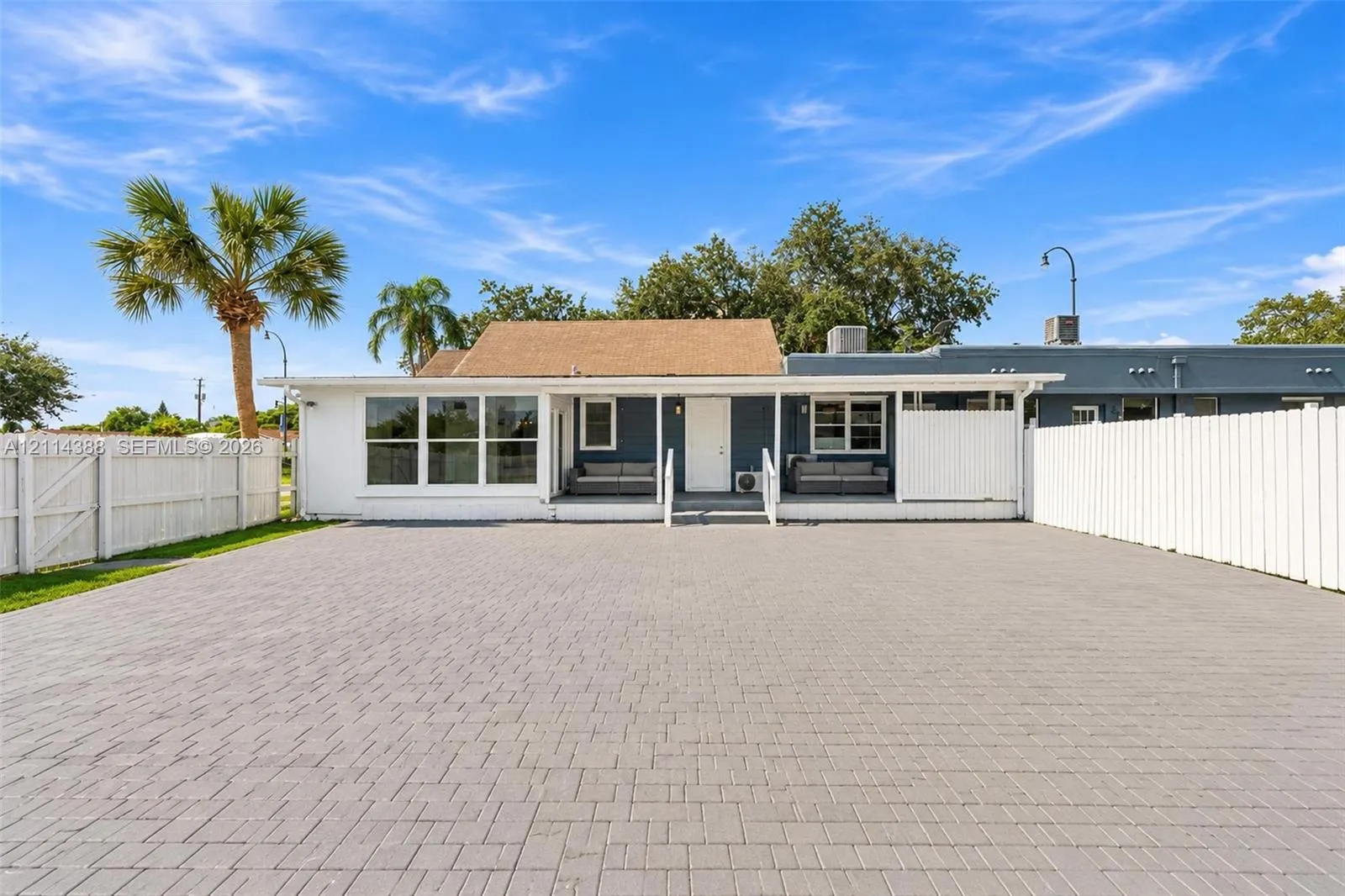 699 S Federal Highway #1
