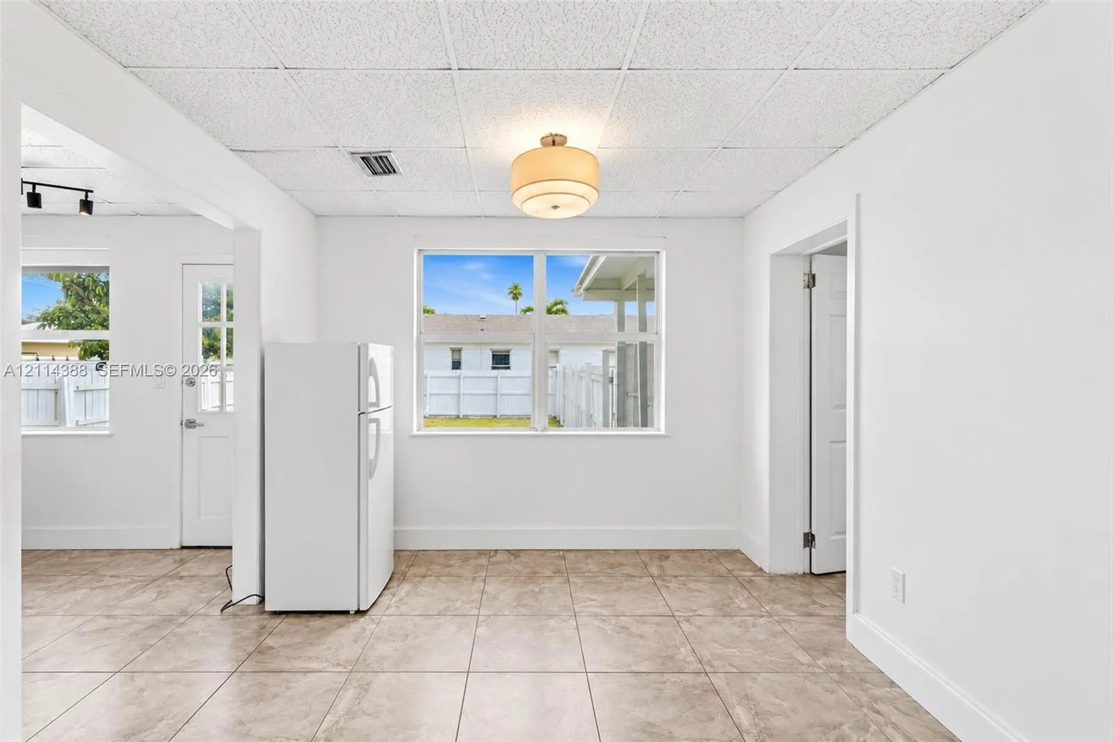 699 S Federal Highway #1