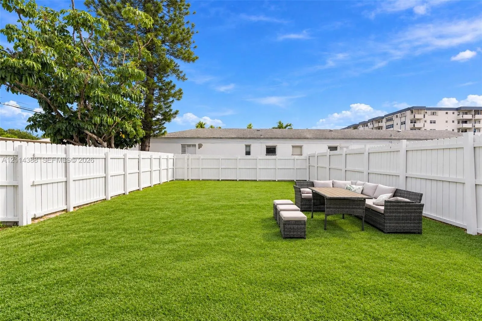 699 S Federal Highway #1