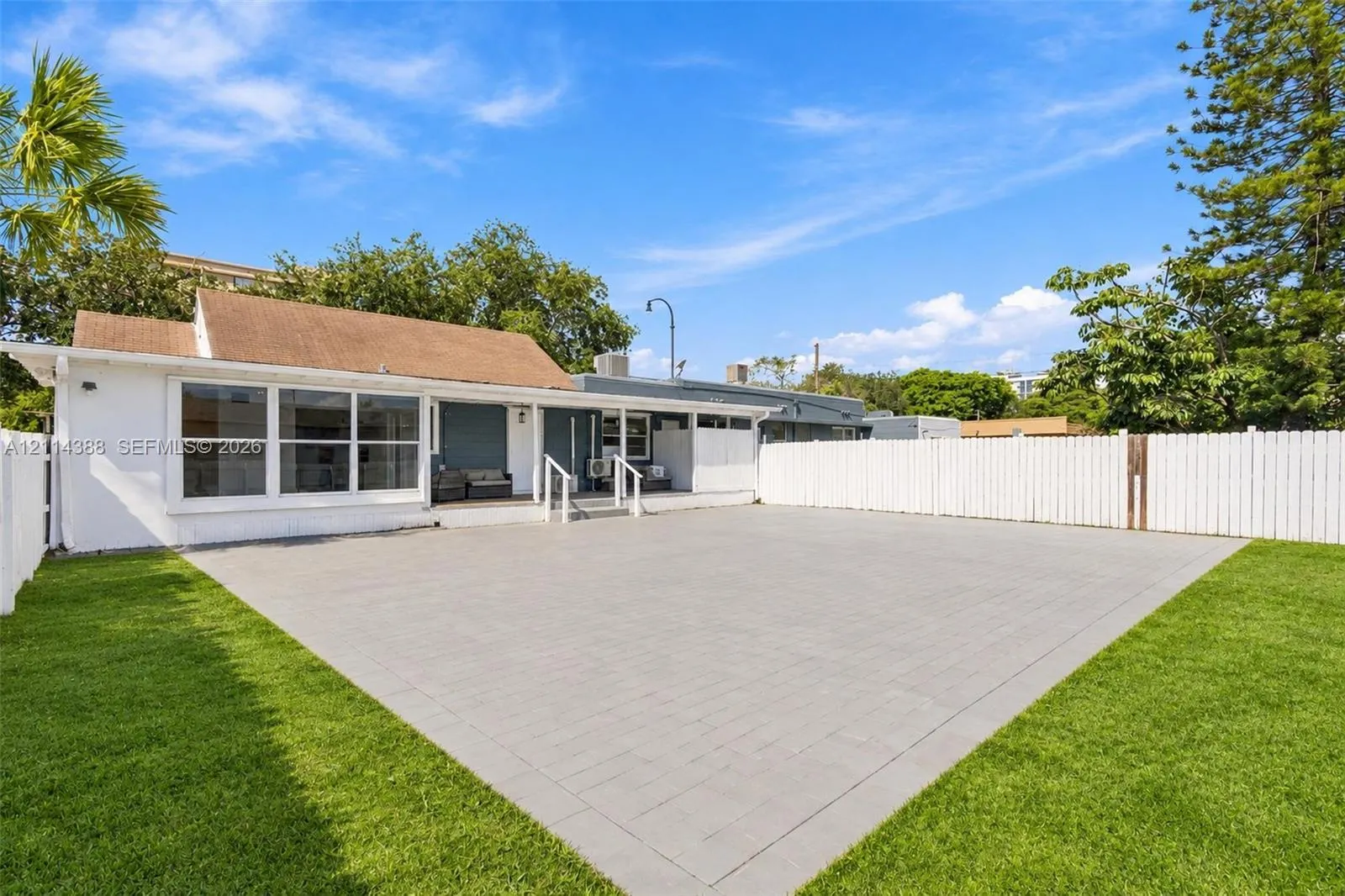699 S Federal Highway #1