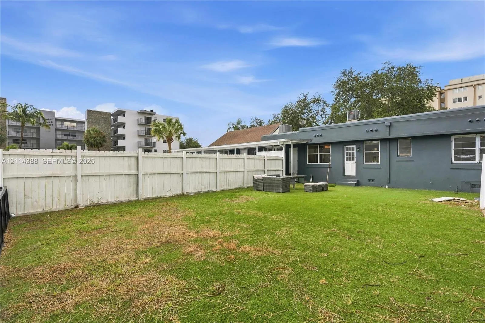 699 S Federal Highway #1