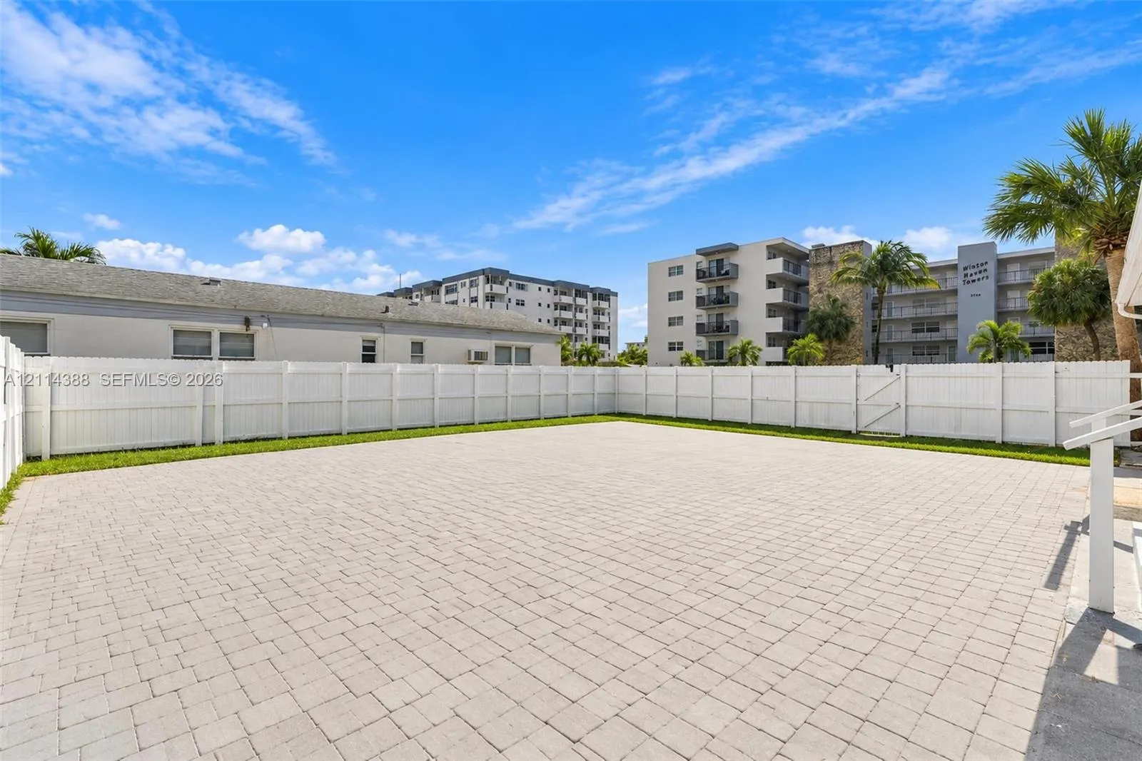 699 S Federal Highway #1