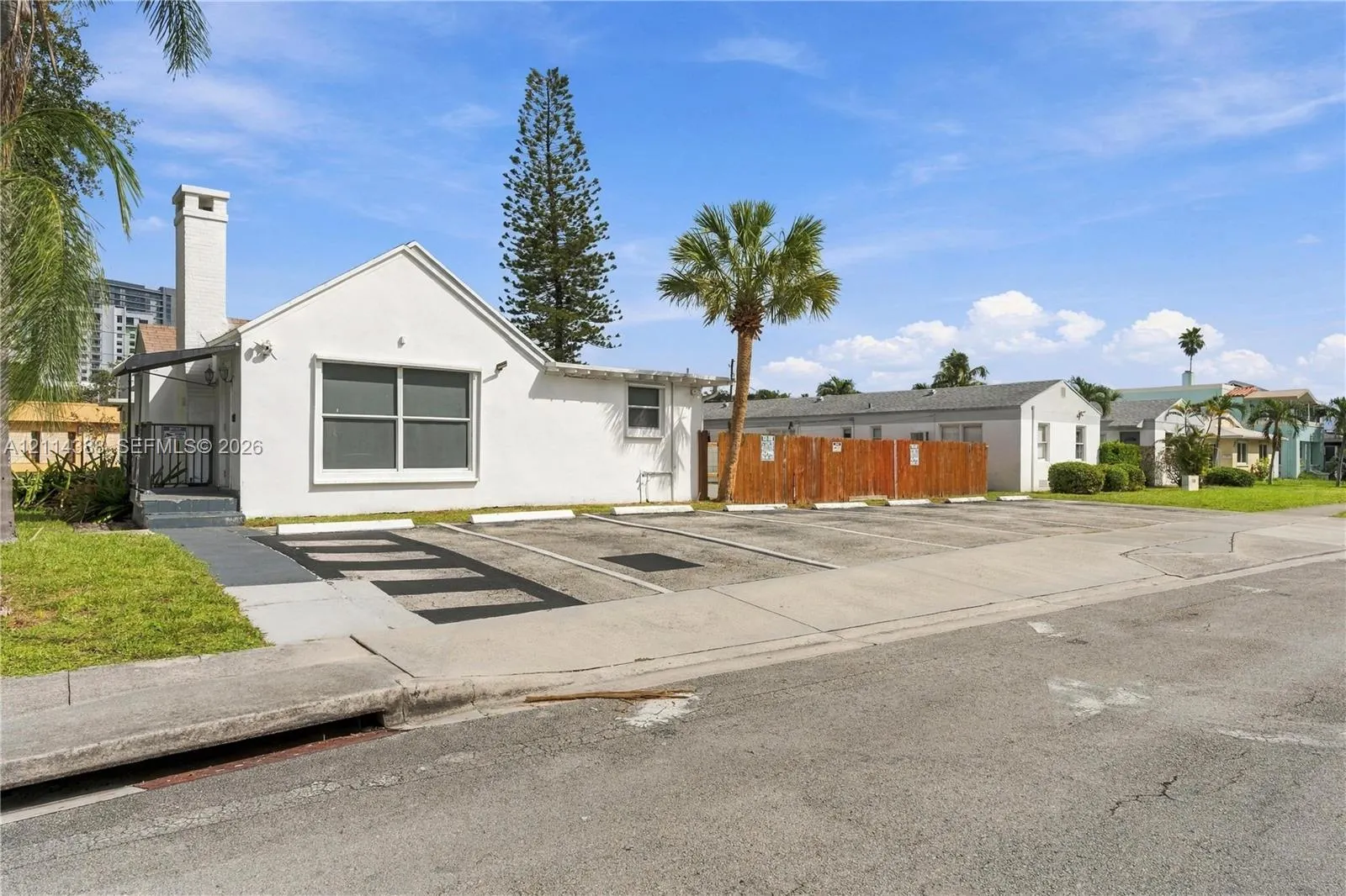 699 S Federal Highway #1