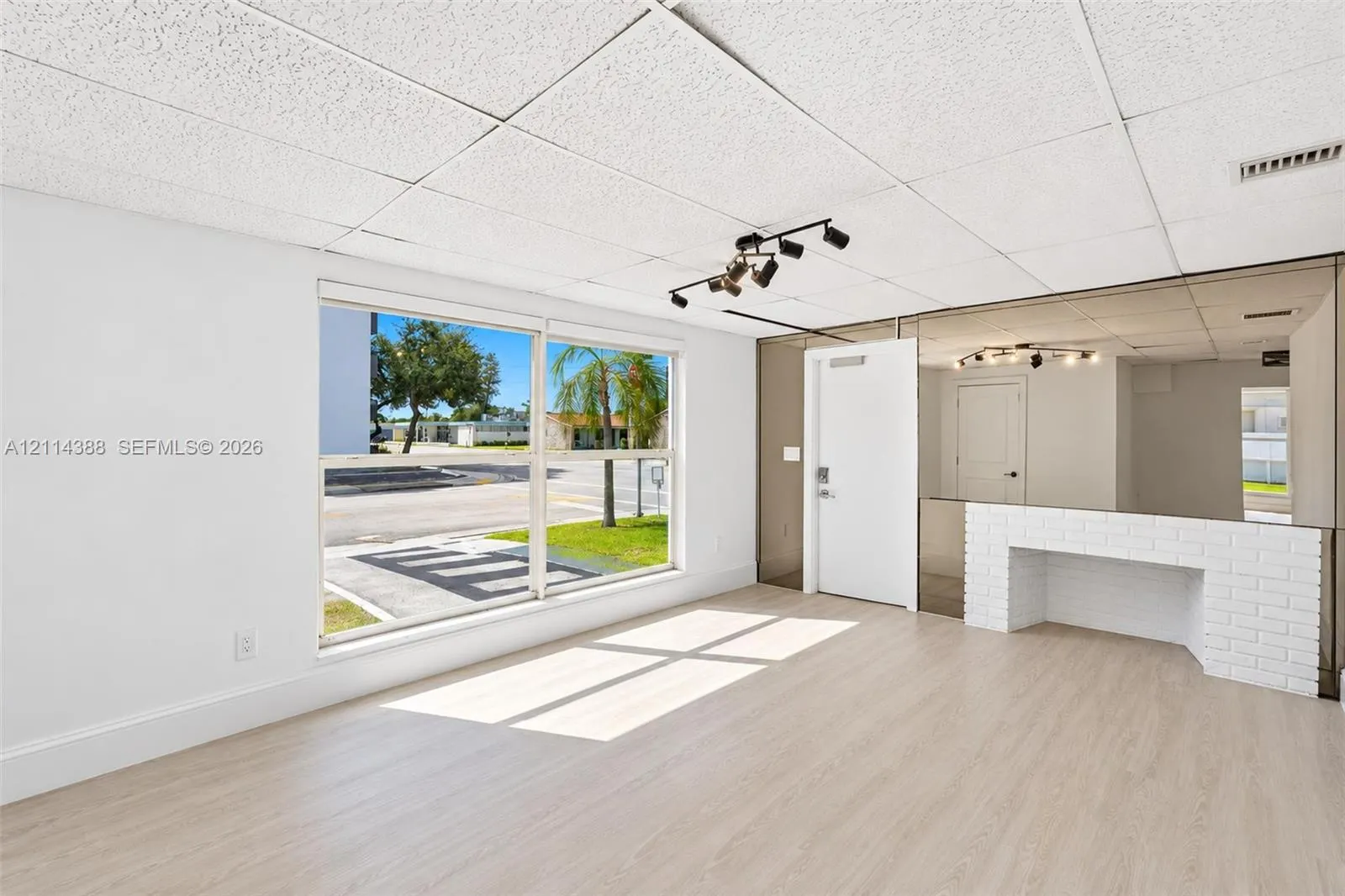 699 S Federal Highway #1