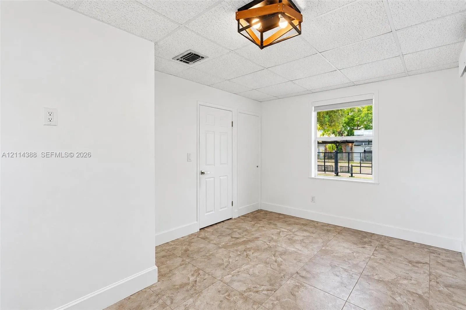 699 S Federal Highway #1