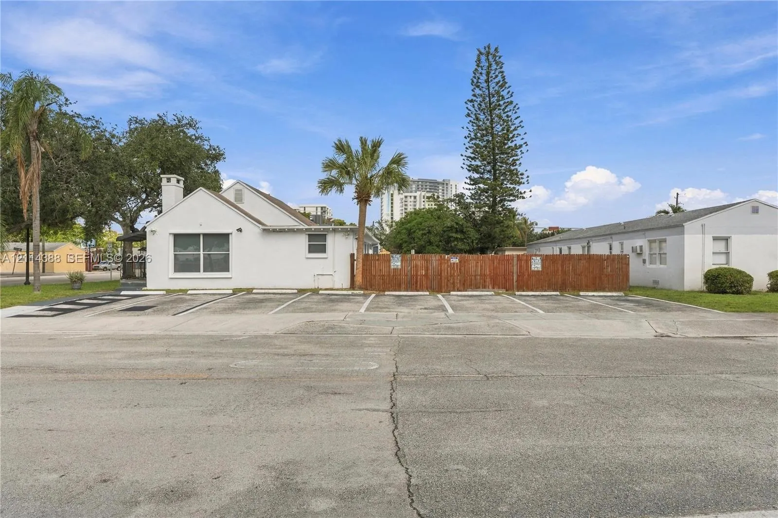 699 S Federal Highway #1