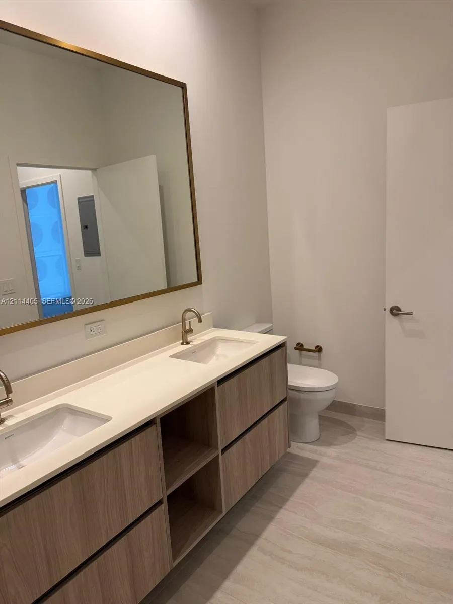 77 SE 5th Street #607