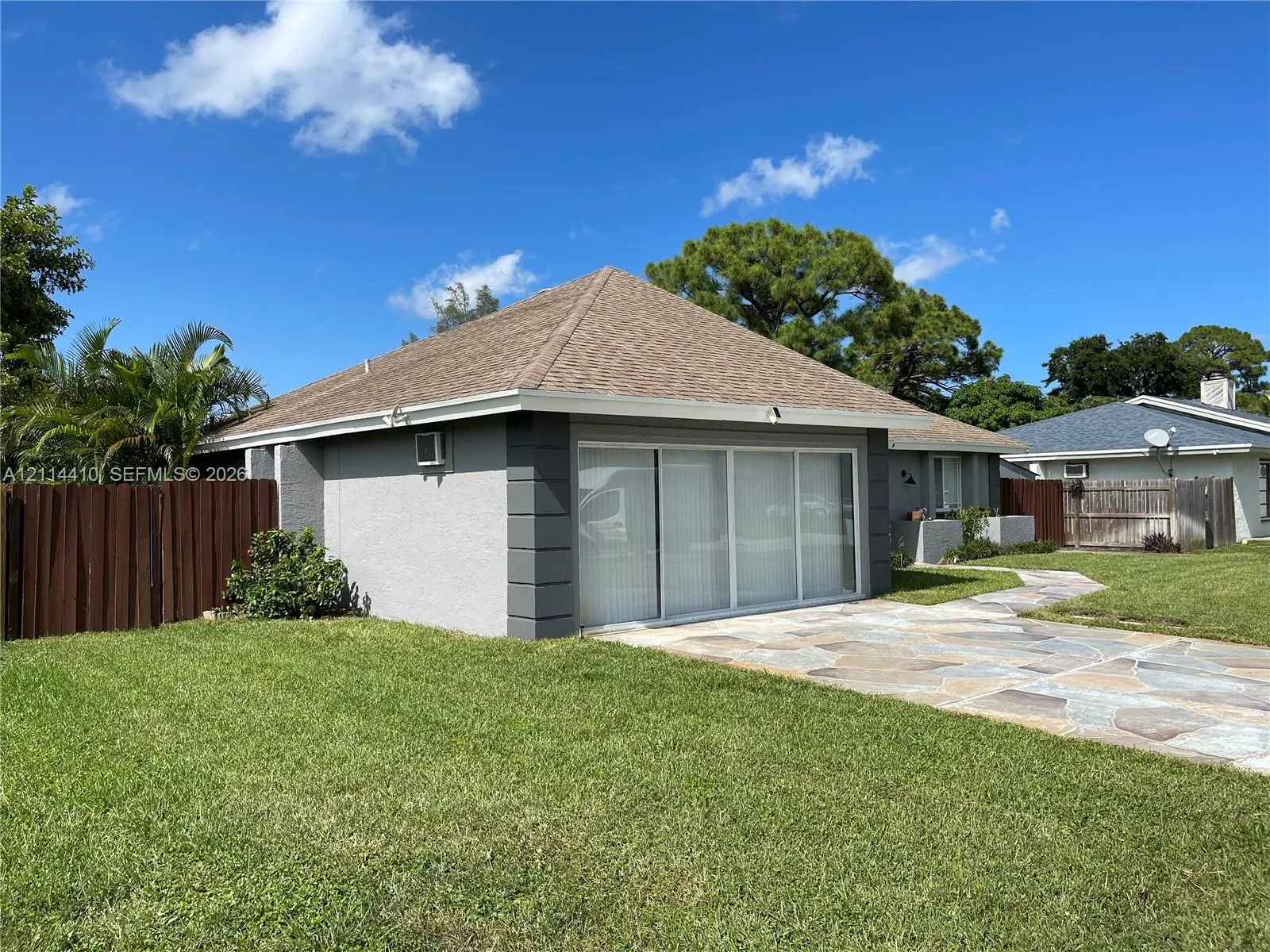1163 W Fernlea Drive
