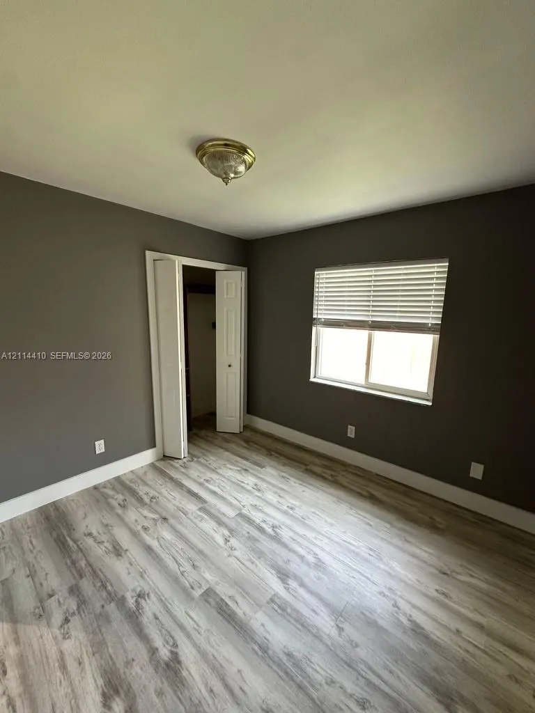 1163 W Fernlea Drive