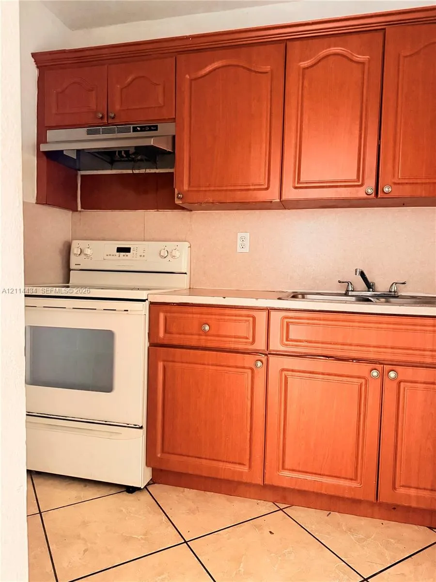 2400 NW 22nd Court #2