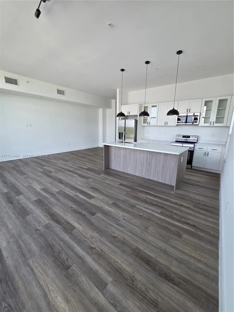 401 Pembroke Road #303