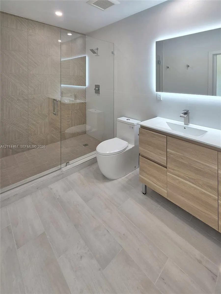 401 Pembroke Road #303