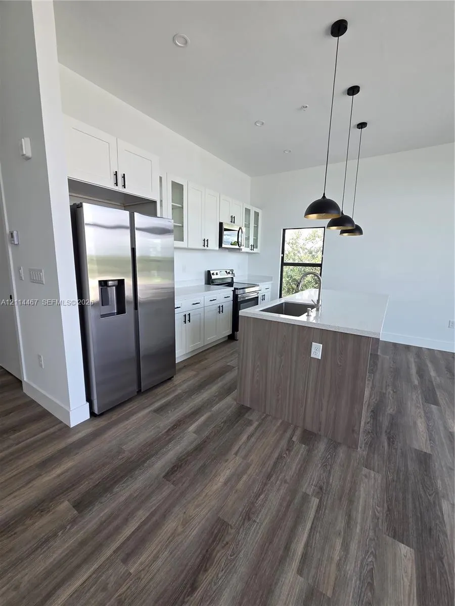 401 Pembroke Road #303
