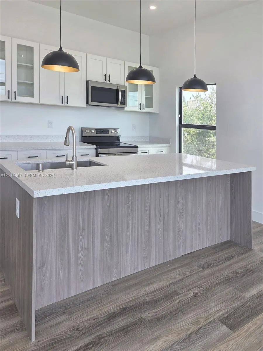 401 Pembroke Road #303
