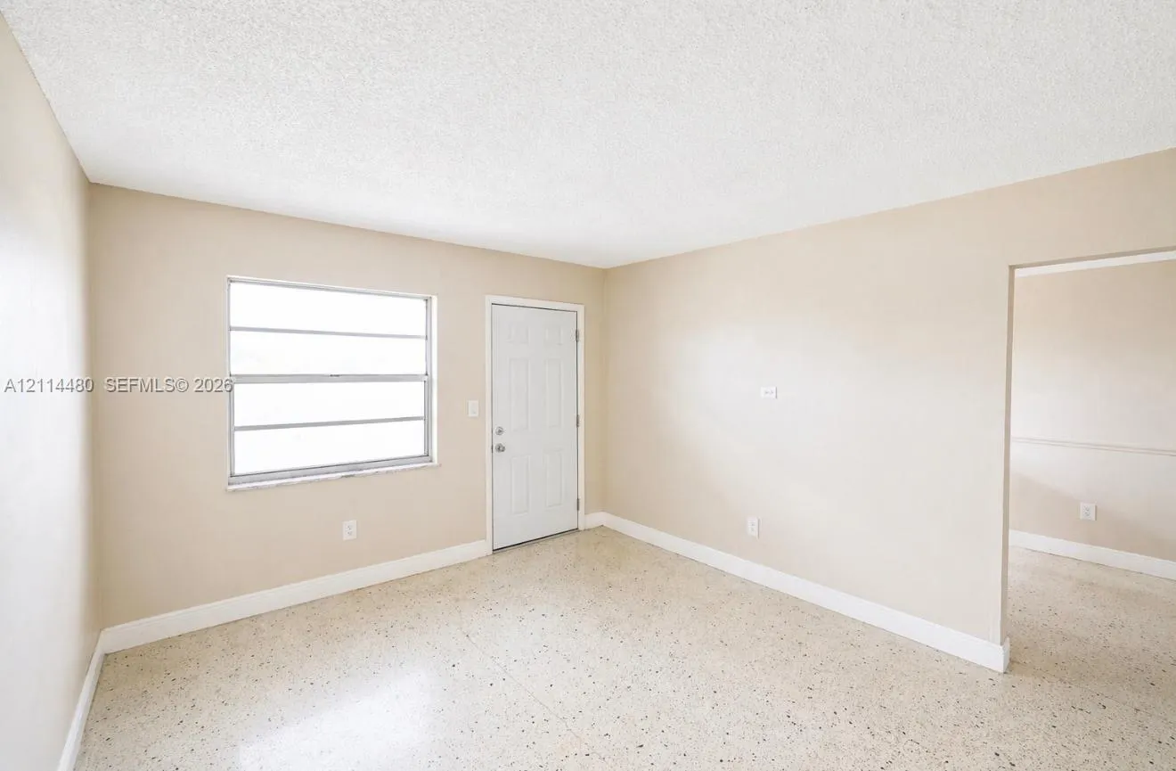 2315 W Okeechobee Road #106