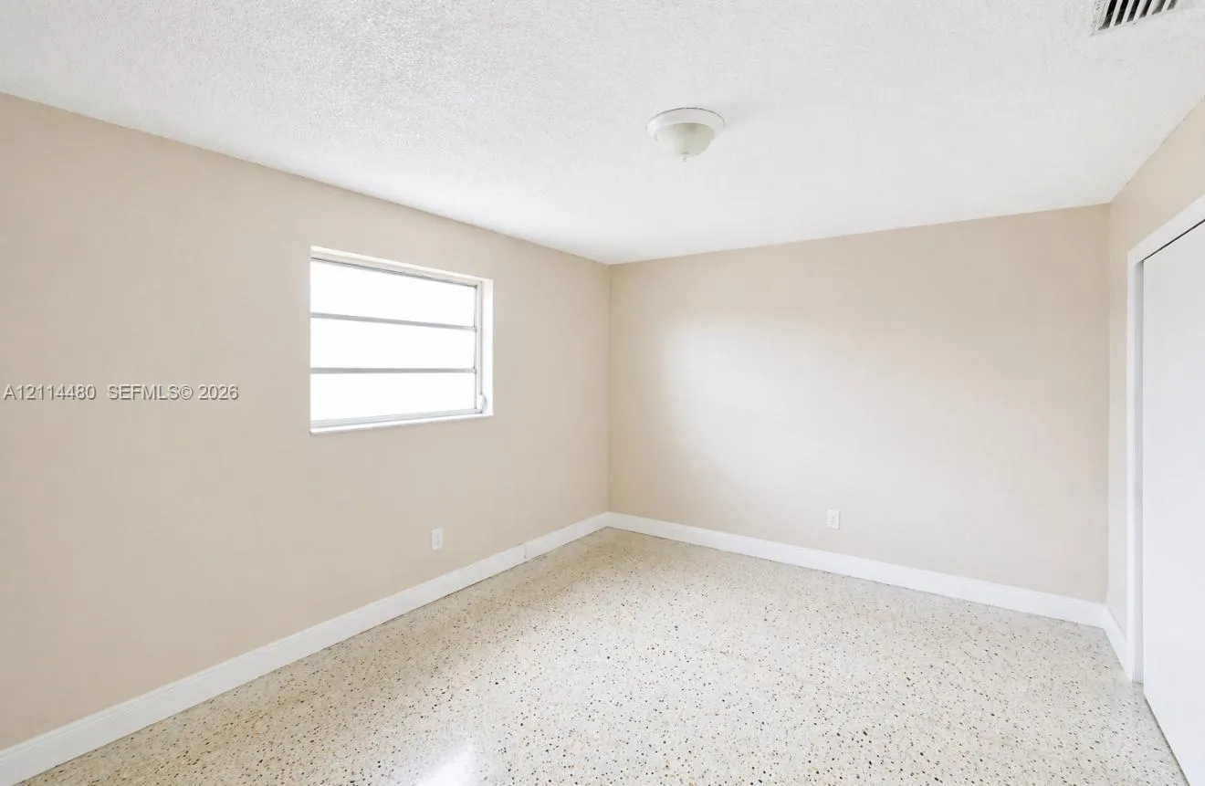 2315 W Okeechobee Road #106