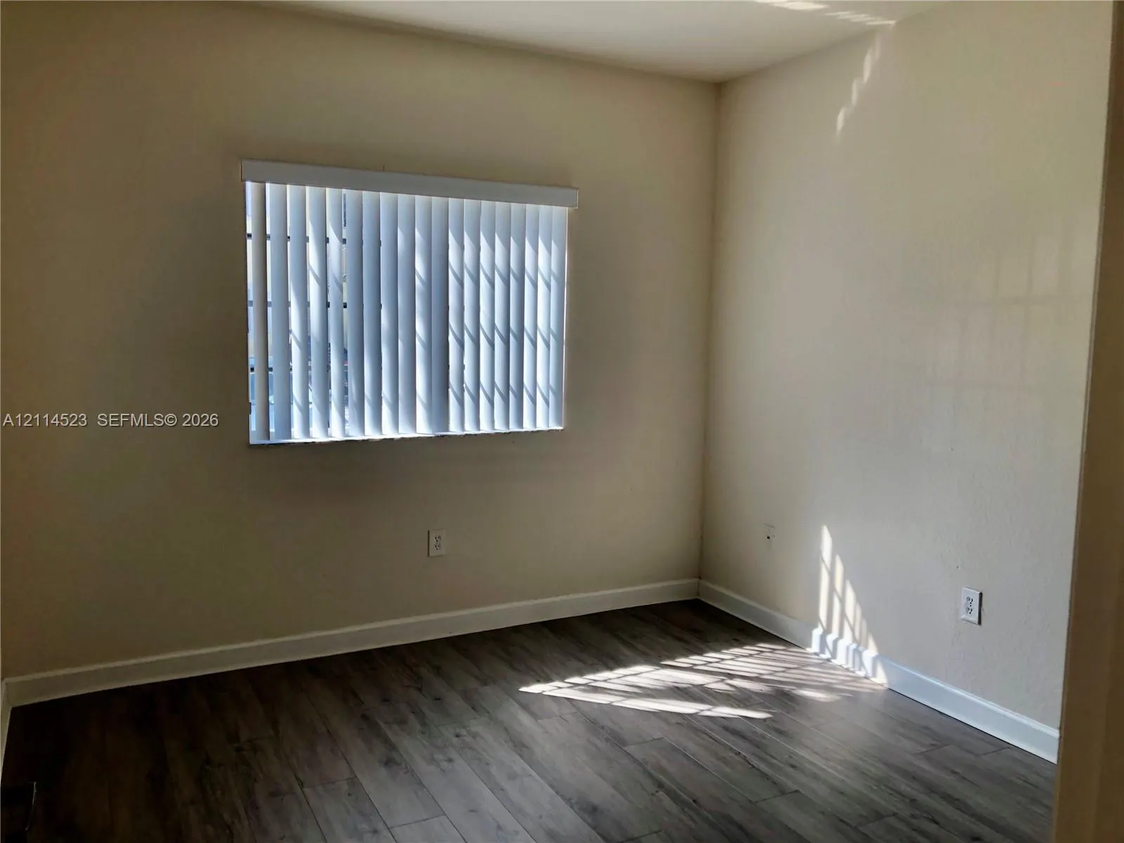 2733 NE 3rd Court #103
