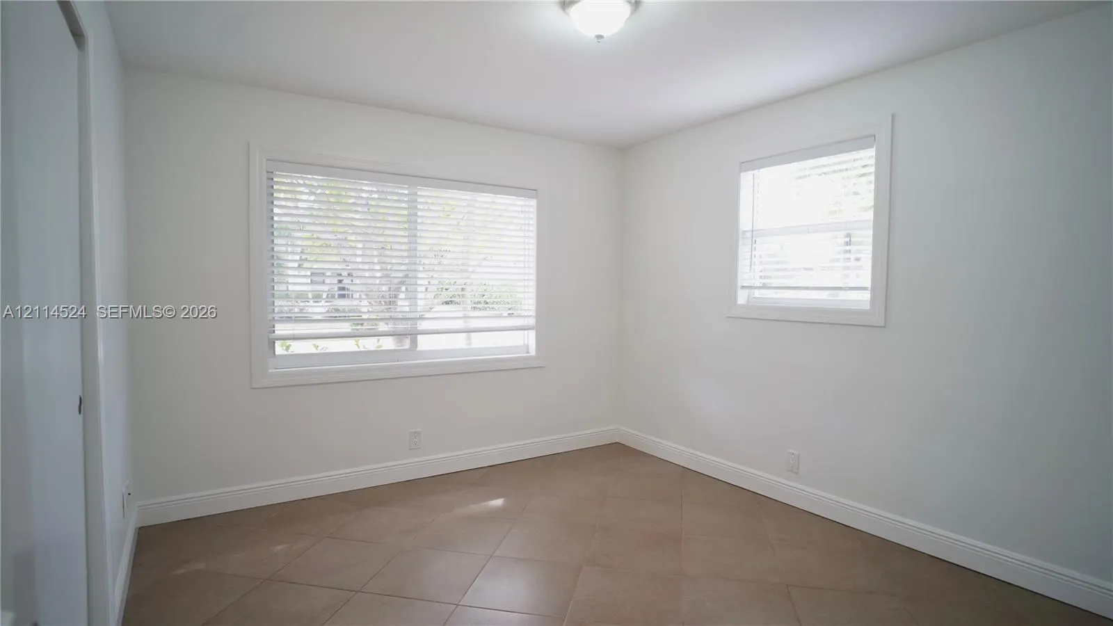 323 Northlake Drive #325