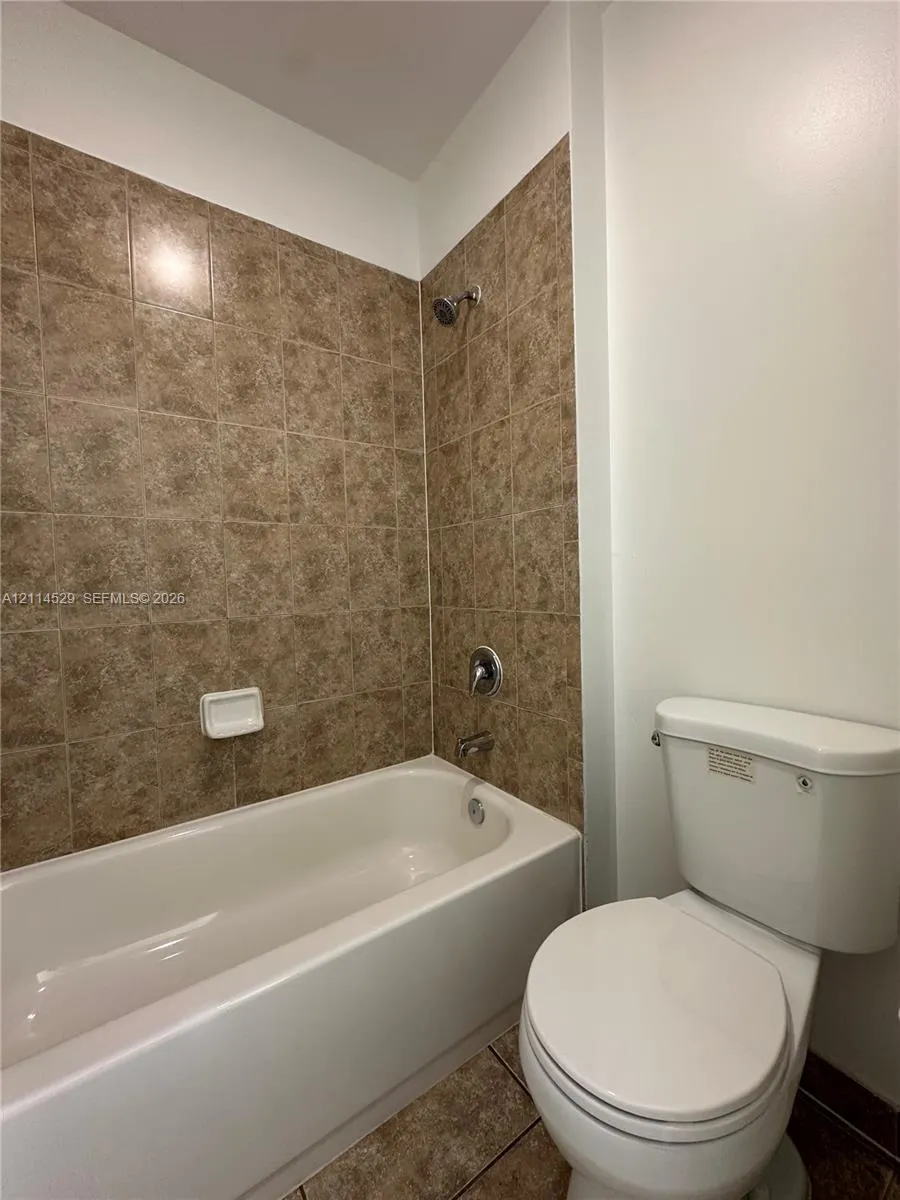 1035 NE 10th Avenue #2