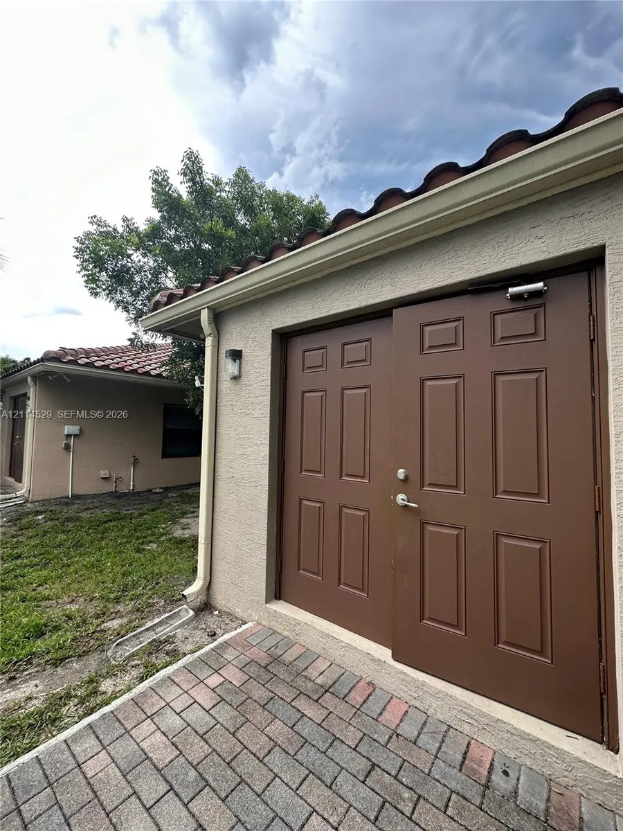 1035 NE 10th Avenue #2