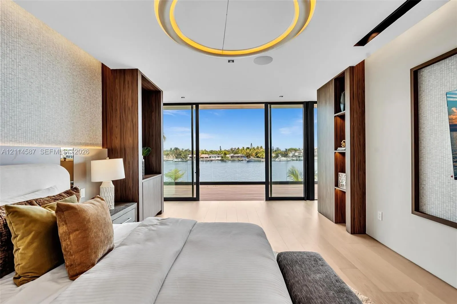 535 N Shore Drive
