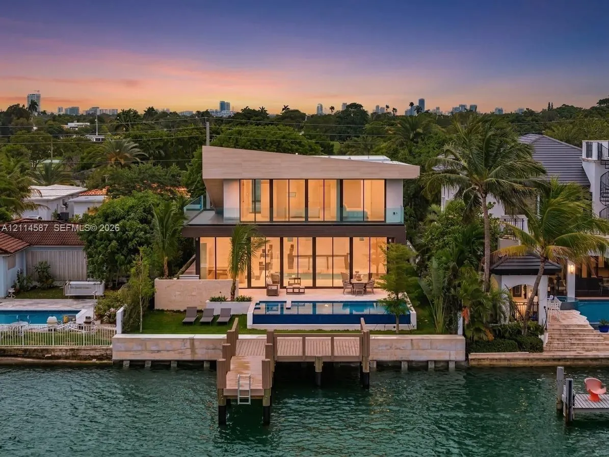 535 N Shore Drive