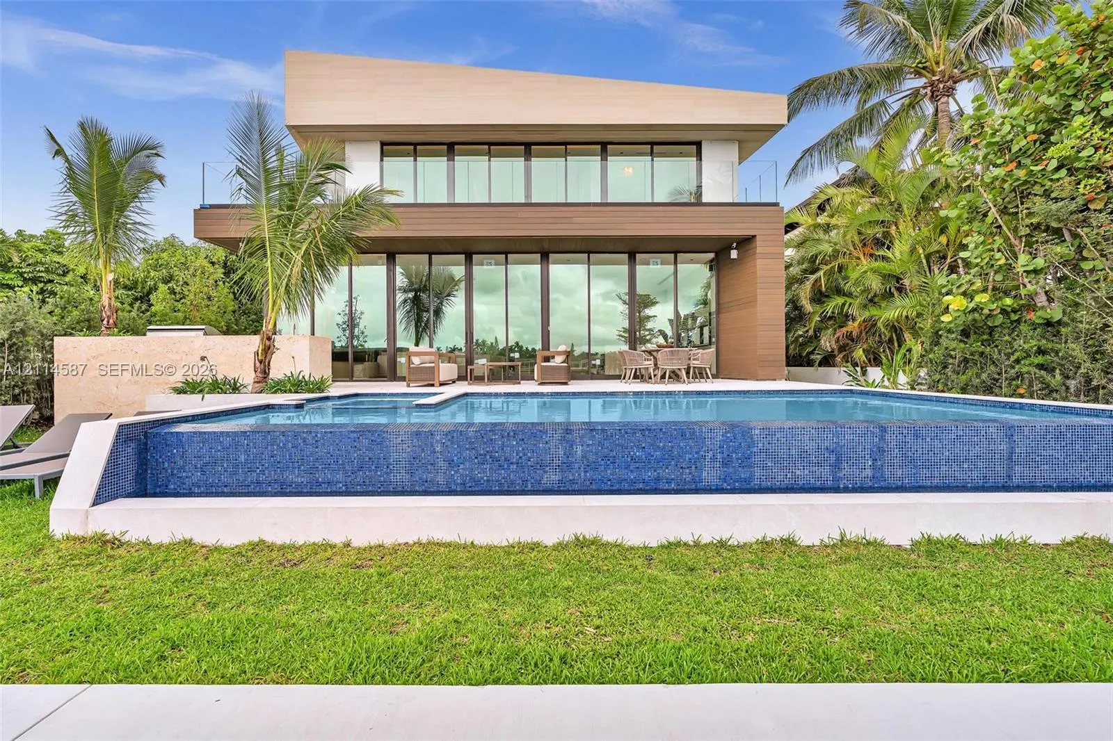 535 N Shore Drive