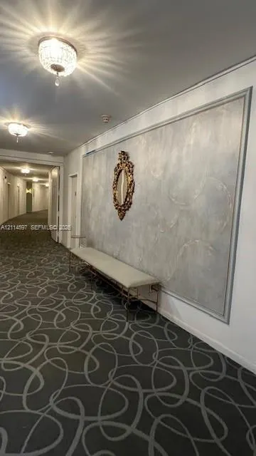 5255 Collins Avenue #5J
