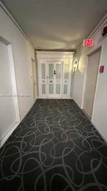 5255 Collins Avenue #5J