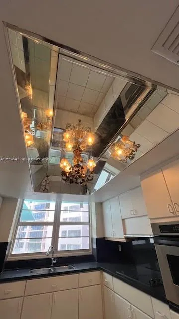 5255 Collins Avenue #5J