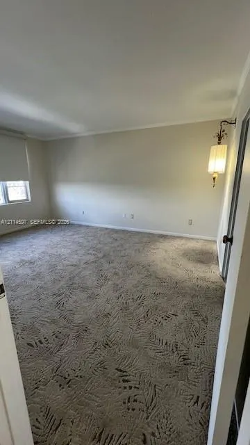 5255 Collins Avenue #5J