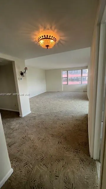 5255 Collins Avenue #5J