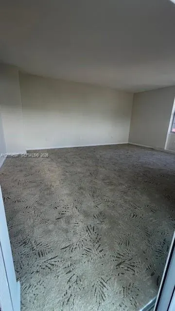 5255 Collins Avenue #5J