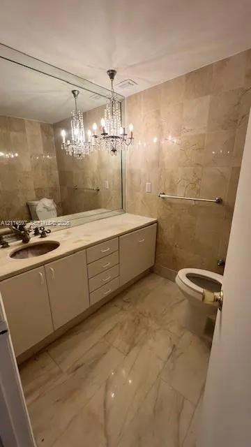 5255 Collins Avenue #5J