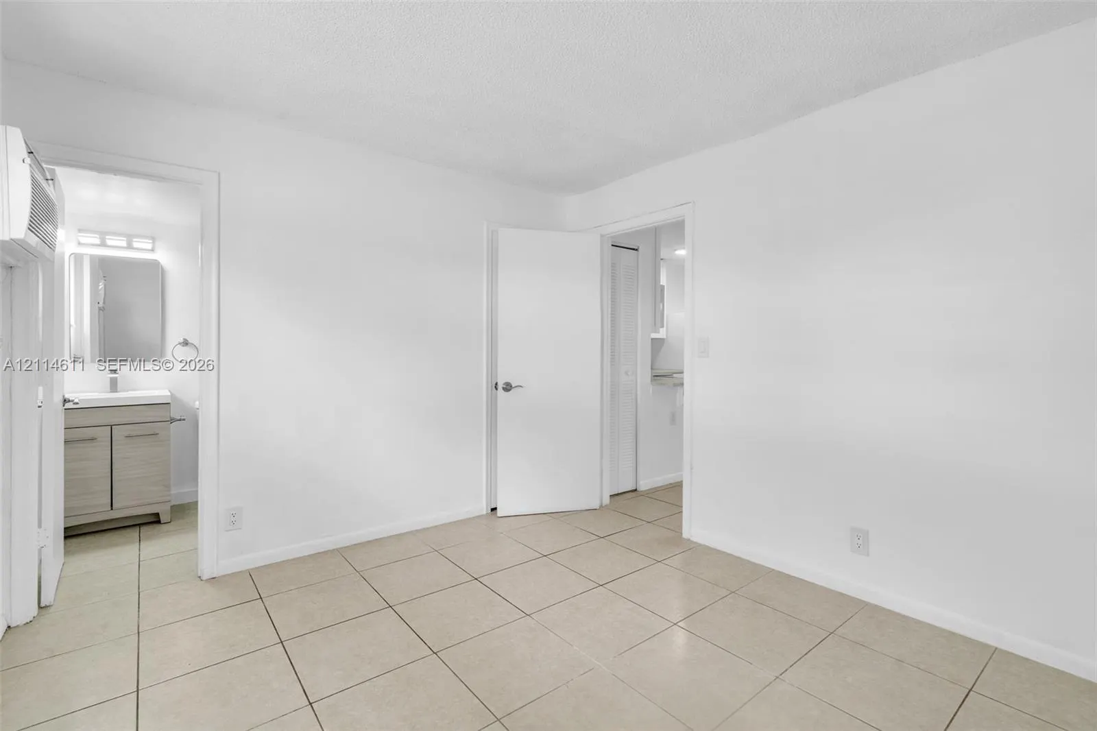 5150 NE 6th Avenue #106