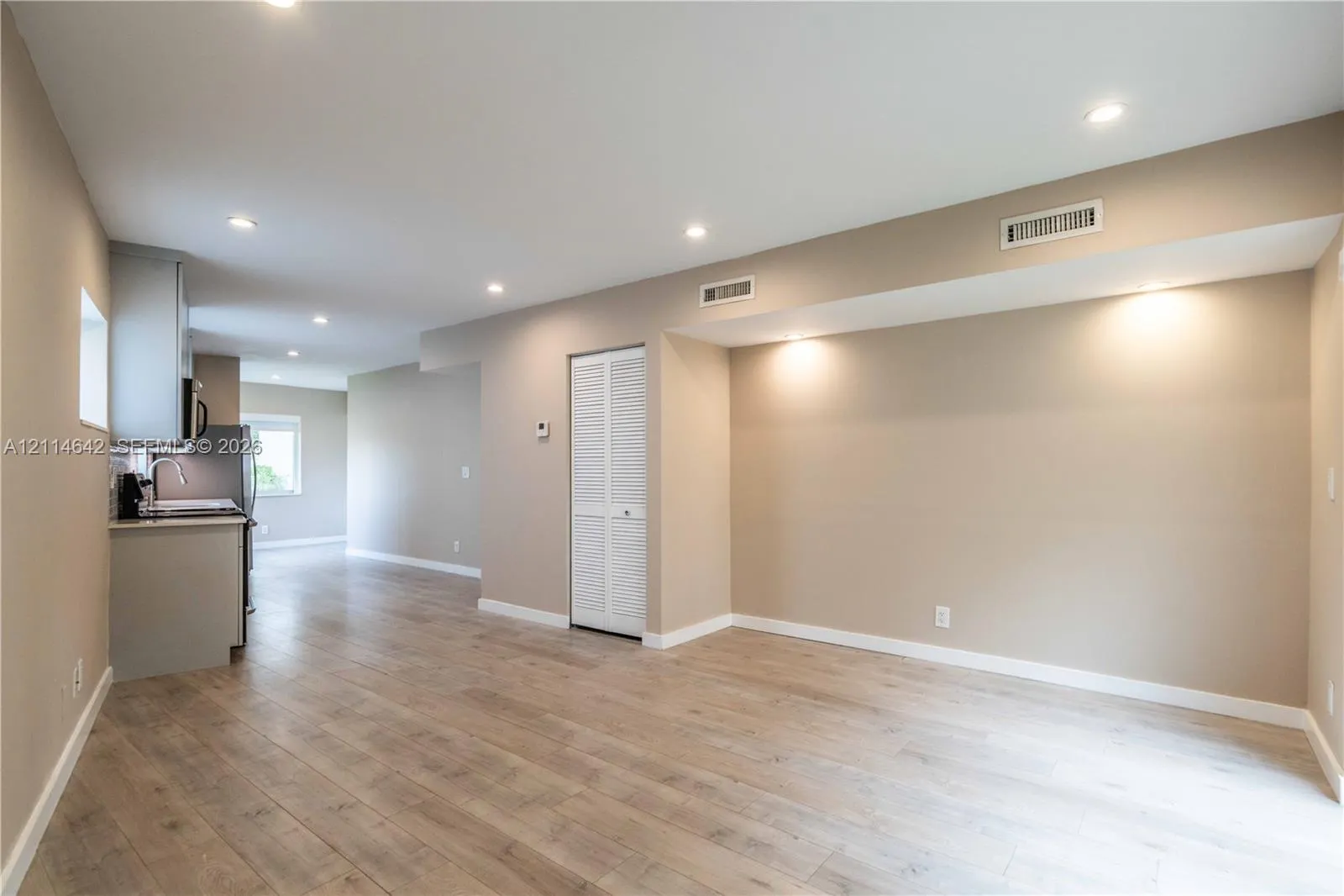 2400 NE 26th Street #4