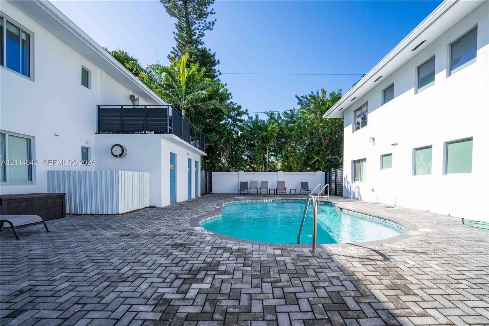 2400 NE 26th Street #4