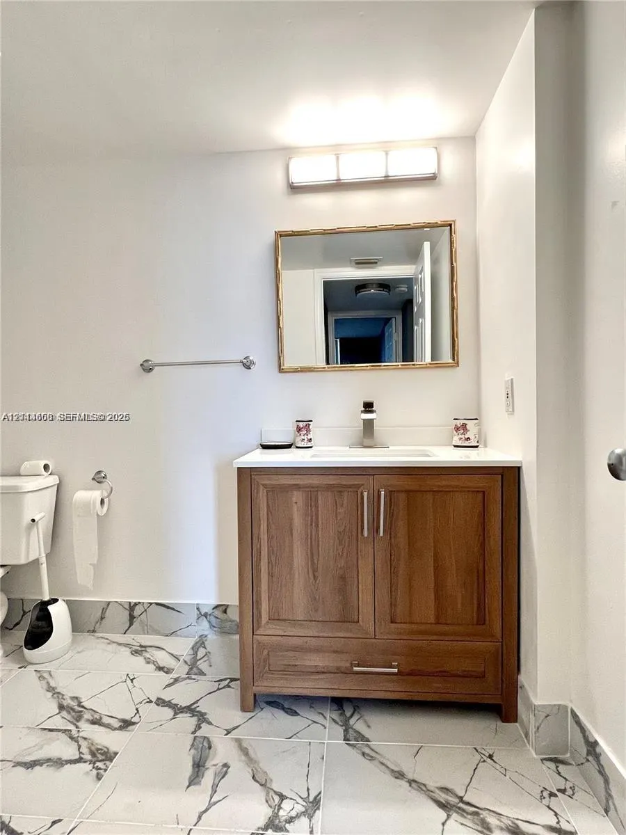 1450 SE 3rd Avenue #411
