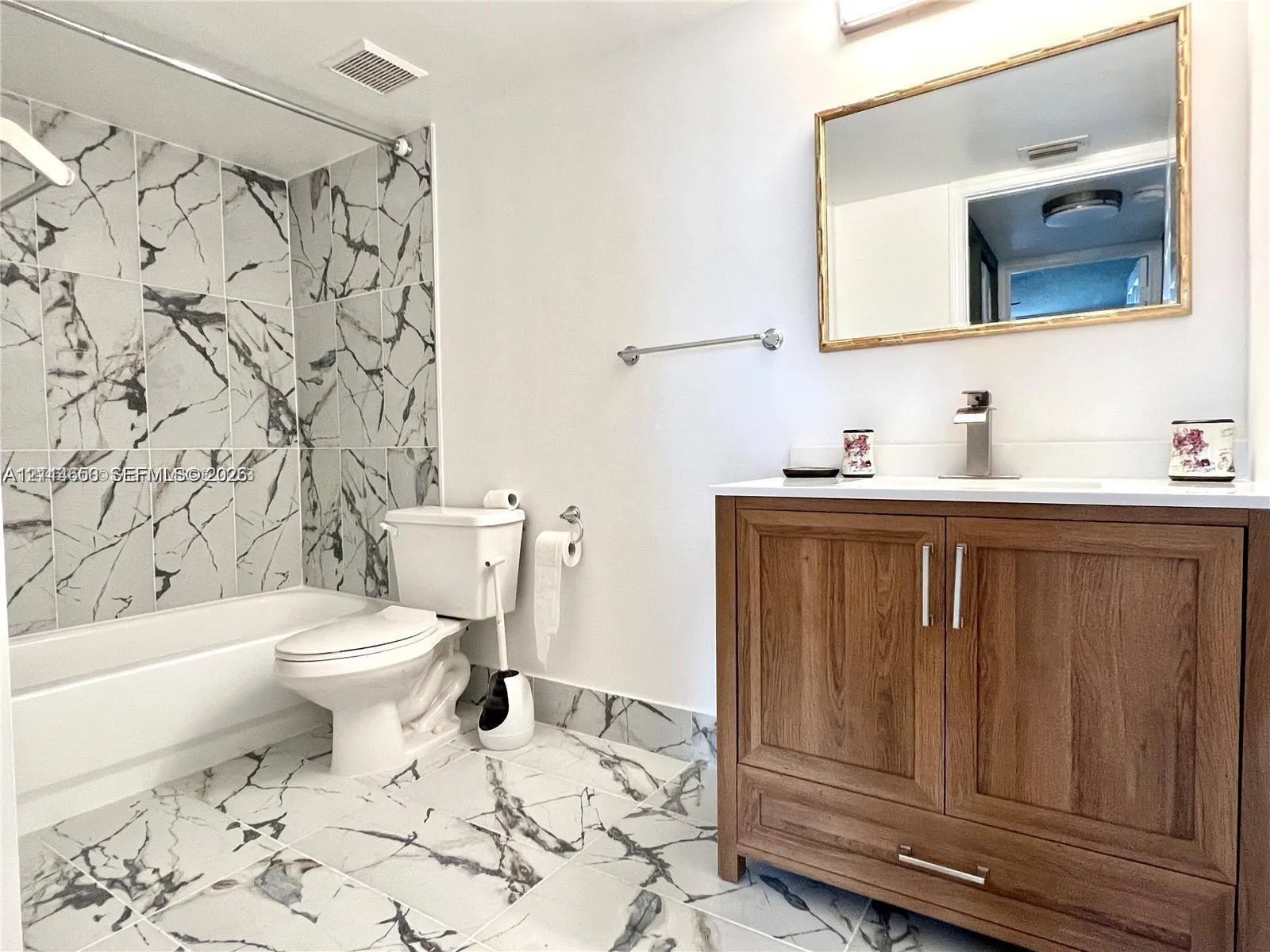 1450 SE 3rd Avenue #411