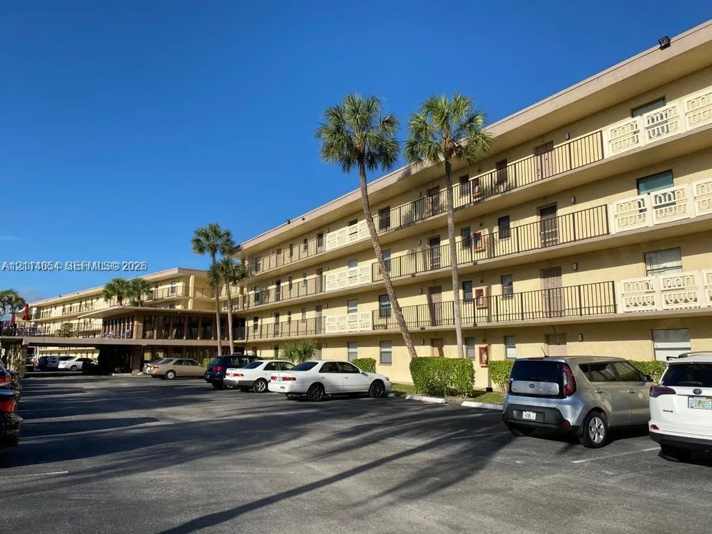 9355 SW 8th Street #124